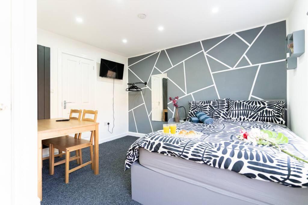Exclusive Studio Retreat Birmingham Bagian luar foto